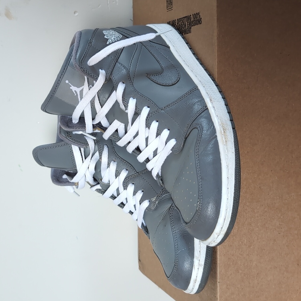 Jordan 1 Mid